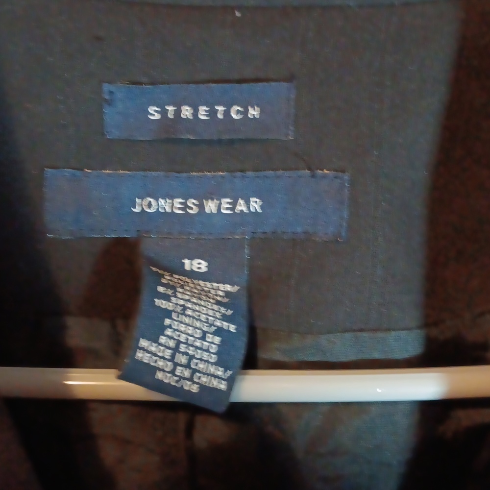 Jones Wear Black Single Breasted Blazer - 18 - Picture 2 of 3